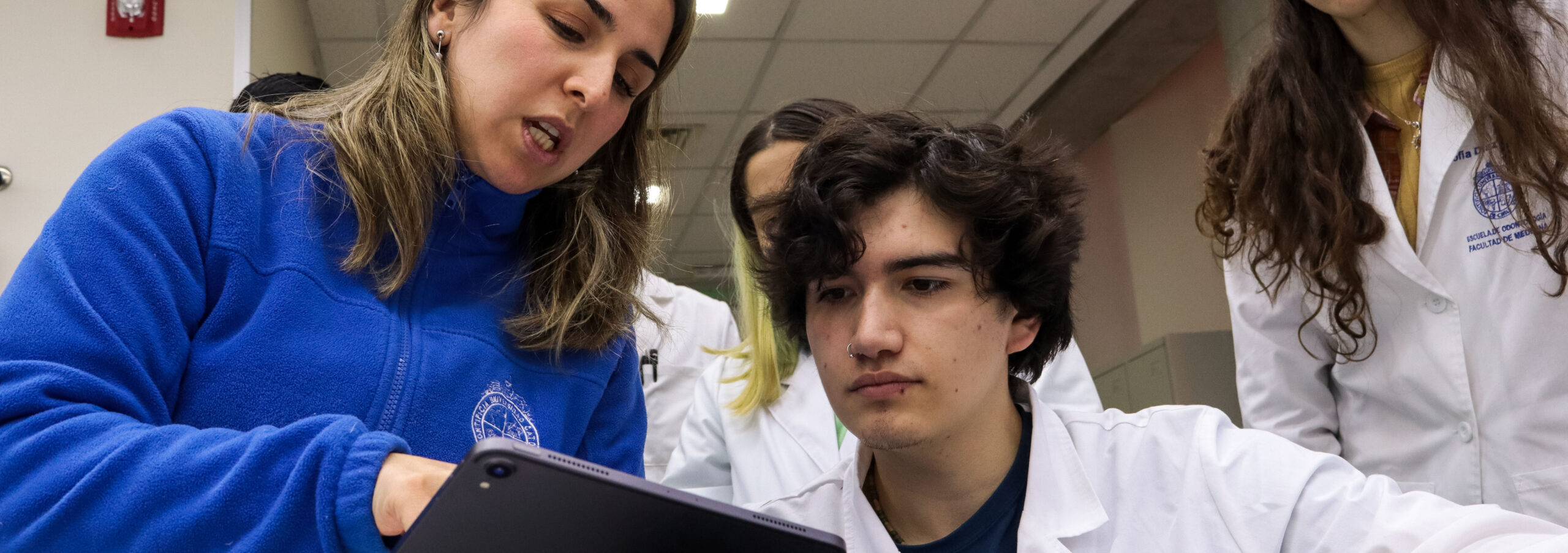 Personas utilizando Merge