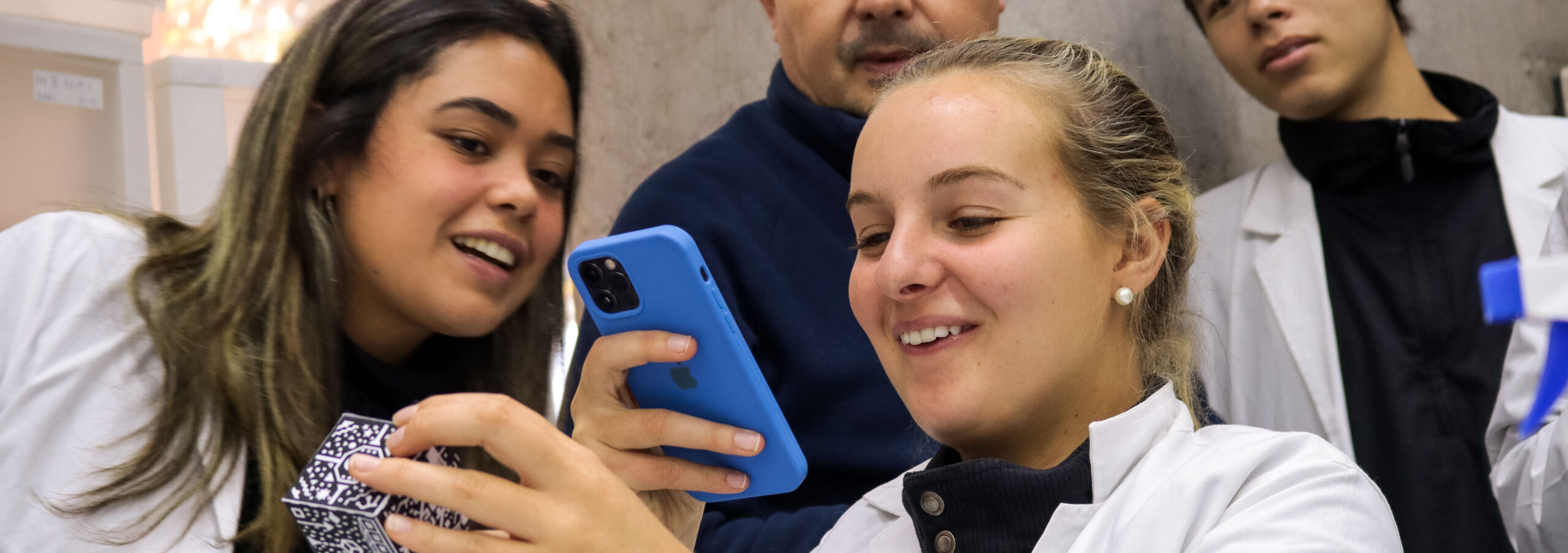 Persona utilizando Merge